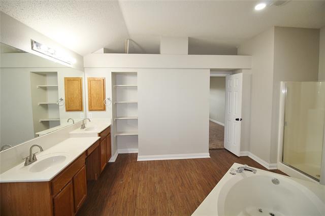 Building Photo - 613 Norwood Dr