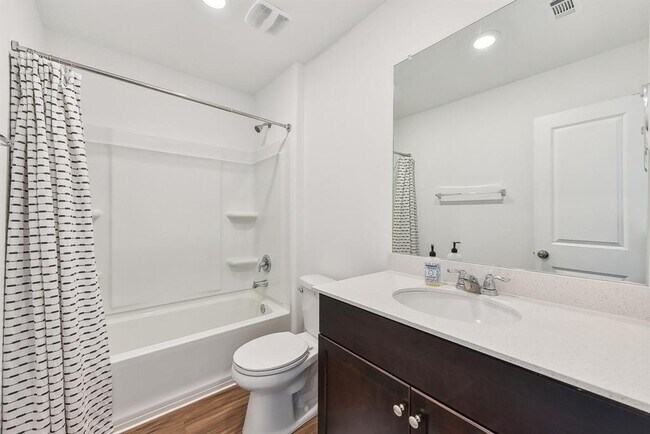 Building Photo - 5908 Eden Dr