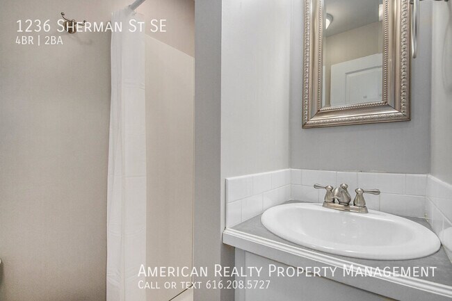 Building Photo - 1236 Sherman St SE