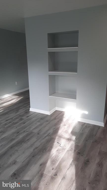 Building Photo - 618 Colonial View Rd