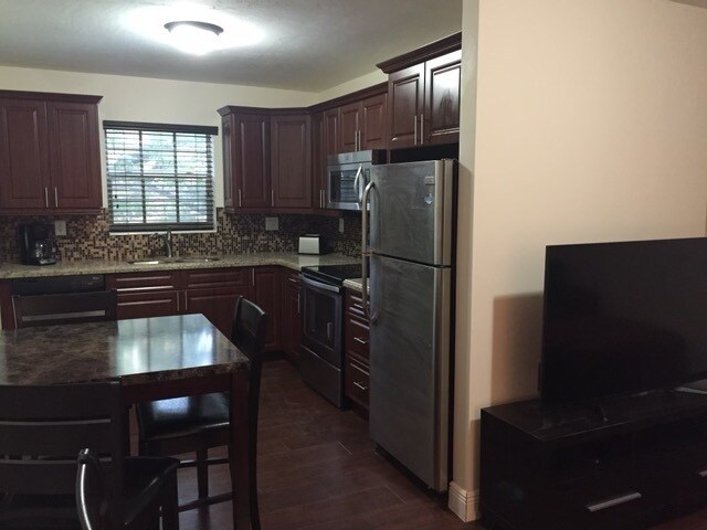 Building Photo - 3270 W Trade Ave