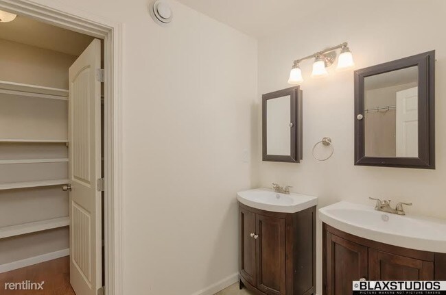 Building Photo - 1203 Paige Ave