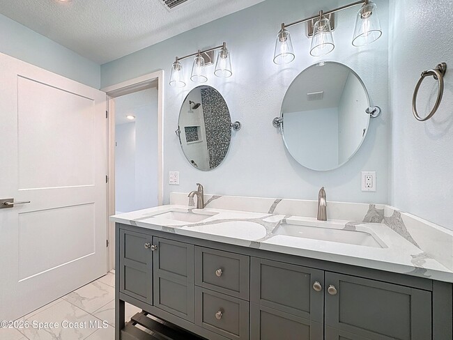 Building Photo - 1707 Shore Dr