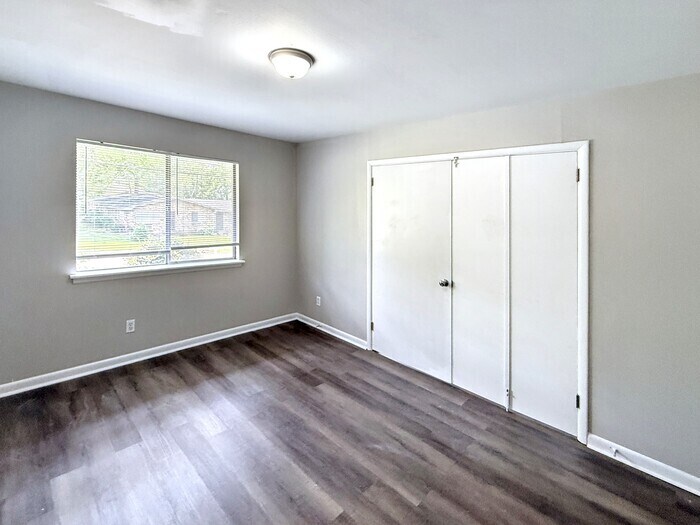 Building Photo - 7740 Rugby Ave