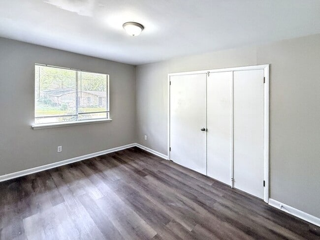 Building Photo - 7740 Rugby Ave