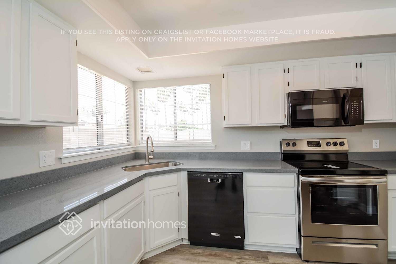 Building Photo - 5925 W Shangri La Rd