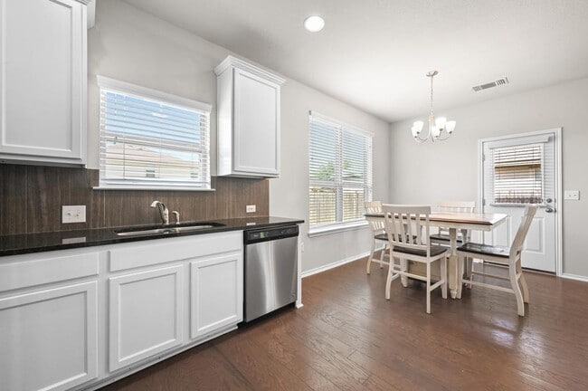 Building Photo - 209 Noddy Rd