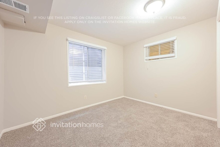Building Photo - 1671 S Rifle St