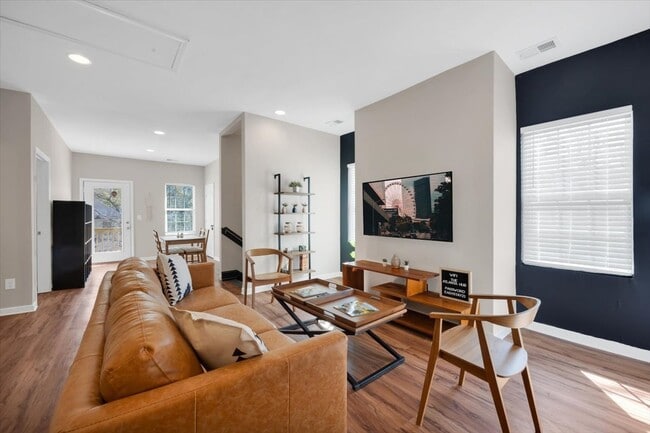 Building Photo - 945-947 Palmetto Ave SW