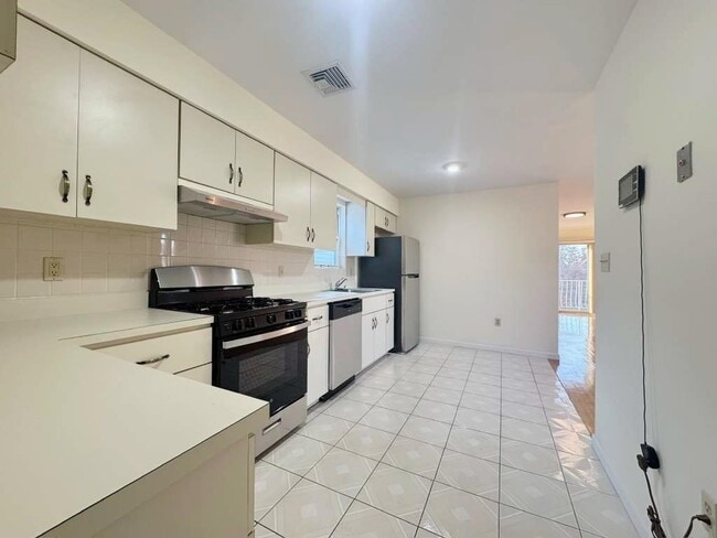 Building Photo - 4414 Liberty Ave