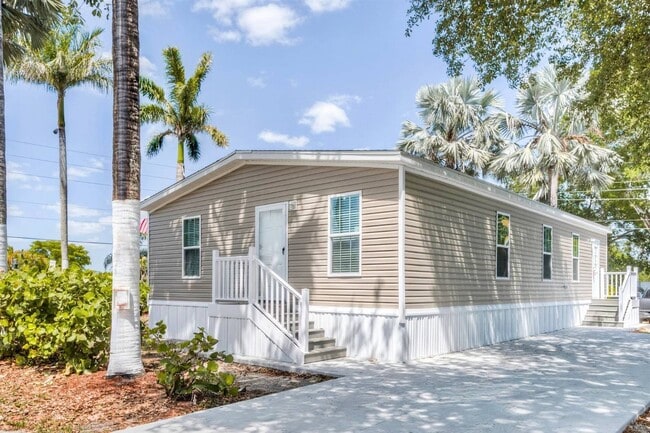 Building Photo - 309 W Buell Dr