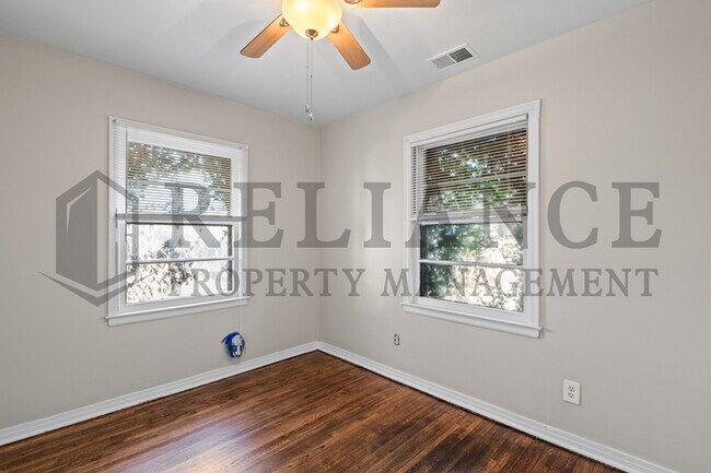 Building Photo - 4514 Vesta Dr