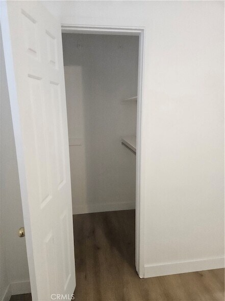 Building Photo - 1814 W Houston Ave