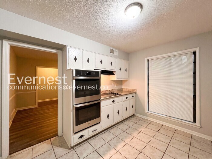 Building Photo - 3409 Kettlebrook Cove
