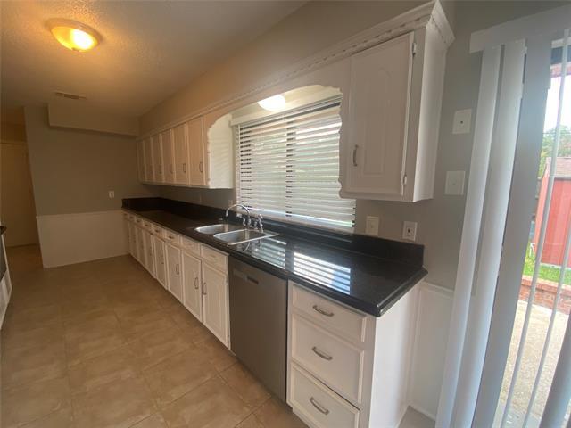 Building Photo - 4915 Chilton Dr