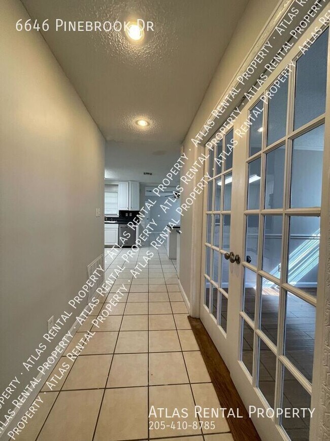 Building Photo - 6646 Pinebrook Dr