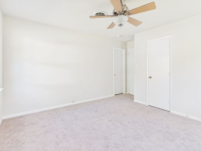 Building Photo - 2336 Sara Ln