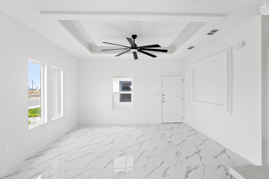 Building Photo - 11502 N 24th Ln