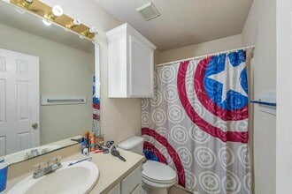 Building Photo - PRE-LEASE August 2026!! Great Location for...