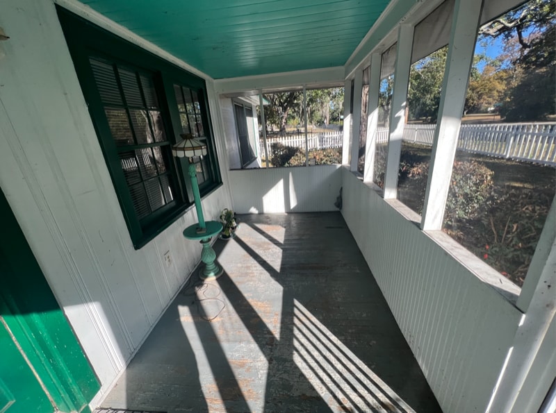 Building Photo - 709 Collins St