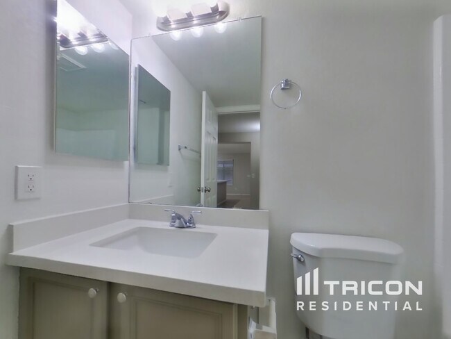 Building Photo - 1808 E Barbarita Ave