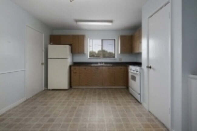Building Photo - 8704 Wornall Rd