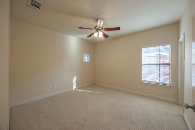 Building Photo - Spacious and beautifully designed with 5 bedrooms, 4 bath in a desirable location.