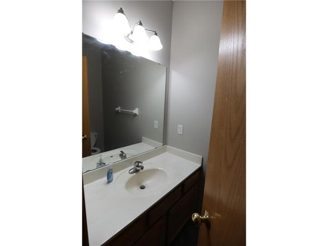 Building Photo - 9476 Talon Ct