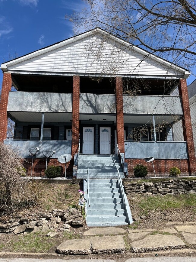 Primary Photo - 1413-1415 Wellesley