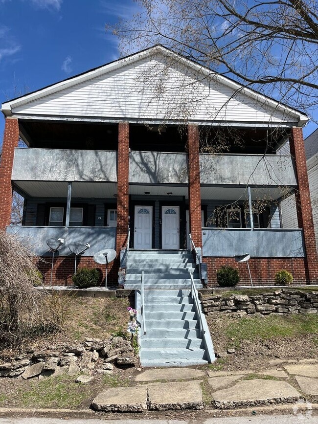 Building Photo - 1413-1415 Wellesley