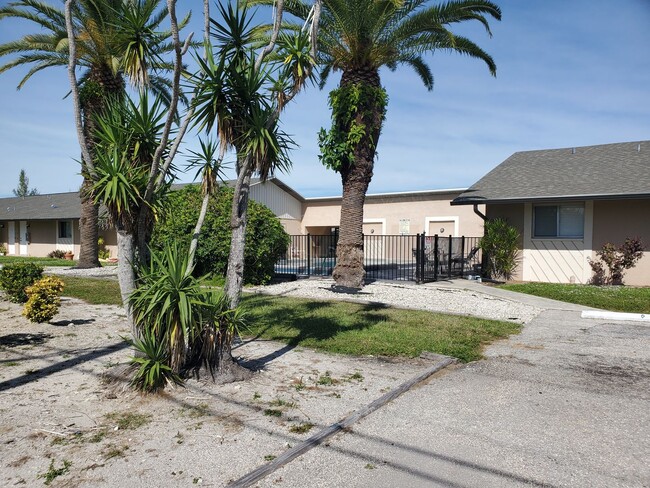 Building Photo - 913 Gleason Pkwy