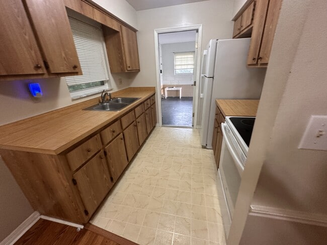 Building Photo - 30 Hemlock Terrace Dr