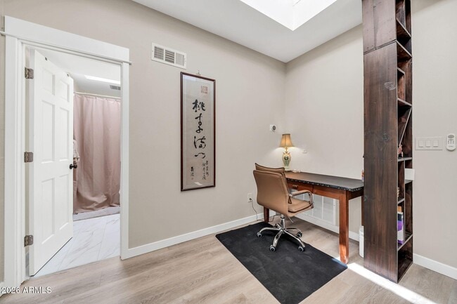 Building Photo - 7368 E Pleasant Run