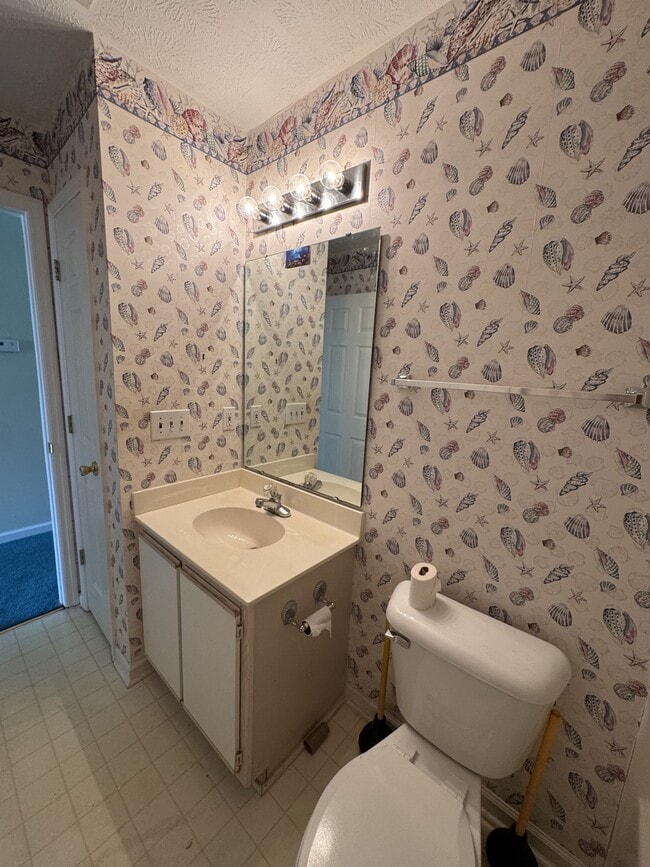 Building Photo - 556 White River Dr