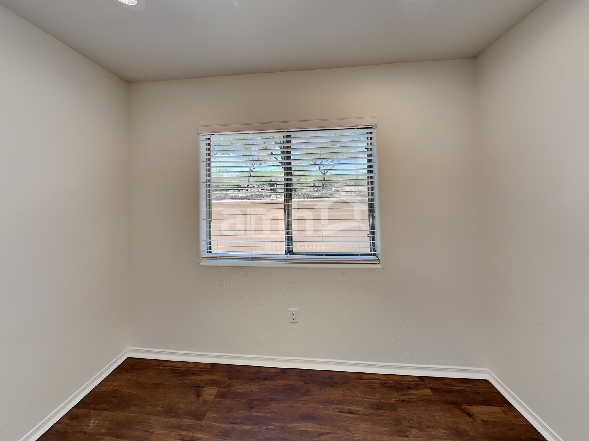 Building Photo - 397 East Placita Rejilla