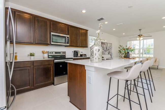 Building Photo - Silverleaf Oaks