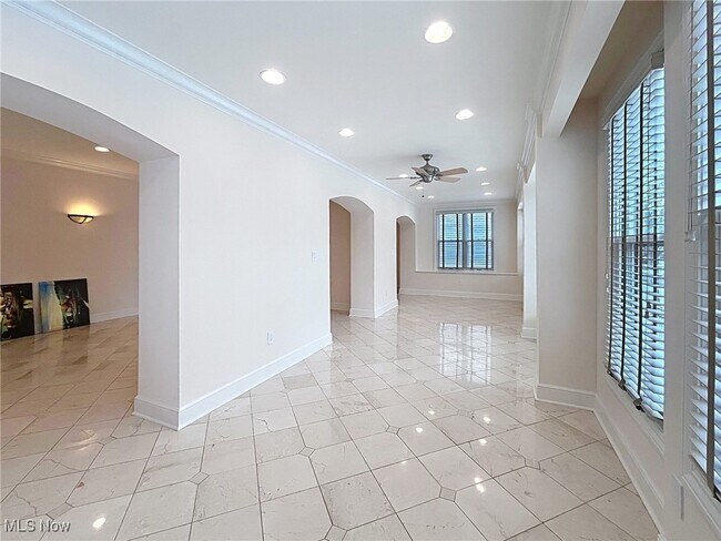 Building Photo - 2033 Fairview Ave