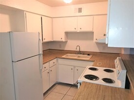 Building Photo - 4711 Convaire Ave