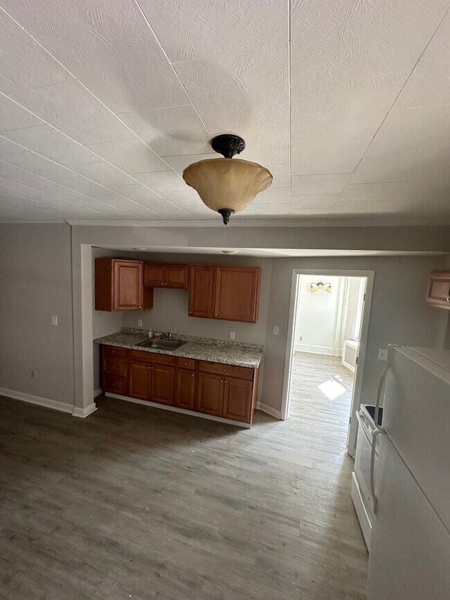 Building Photo - 48 Third St