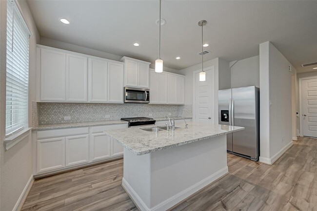 Building Photo - 4103 Split Ivy Dr