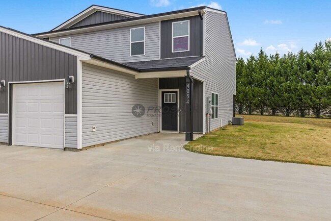 Building Photo - 4056 Parris Bridge Rd