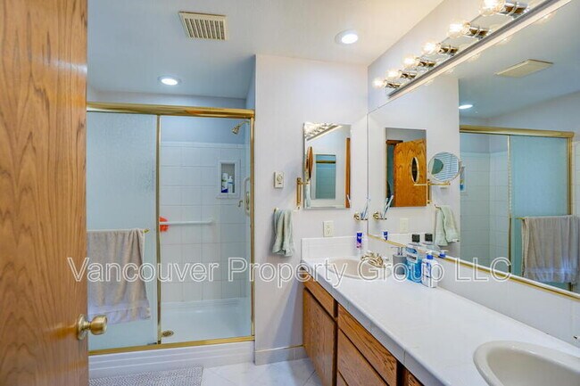 Building Photo - 2208 SE 130th Ave