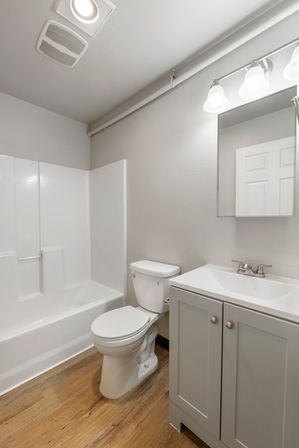 Building Photo - 403 1/2 Garfield St S-19