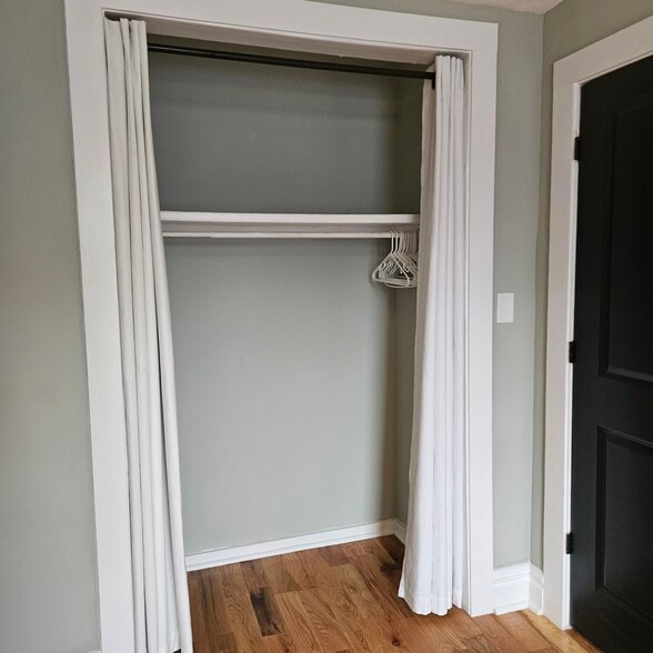 Closet in office / dining room - 811 Tyler St