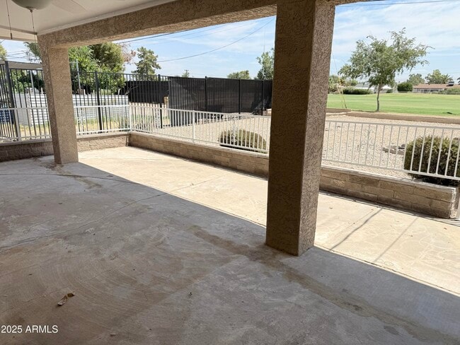 Building Photo - 12247 N Cherry Hills Dr W
