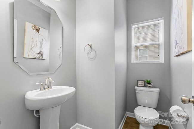 Building Photo - 727 Mountain Quail Dr