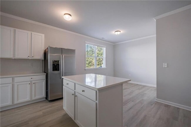 Building Photo - 853 Crossroads Ct