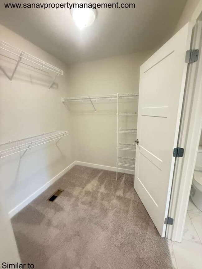 Building Photo - Spacious Ranch-Style Home in Waukee – Move-In Ready!