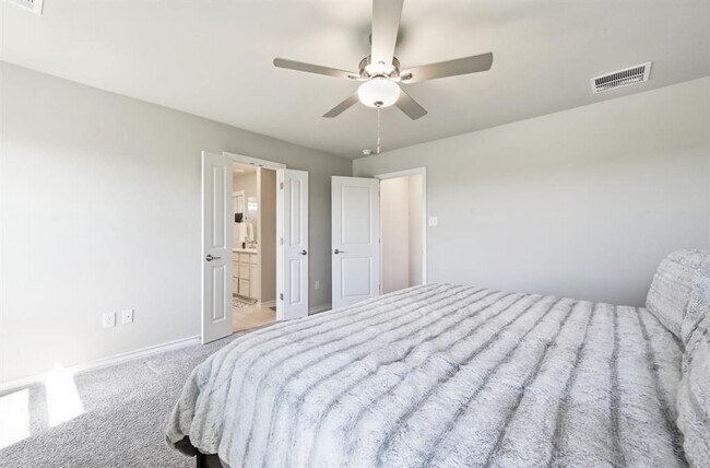 Building Photo - 488 Pepperbark Loop