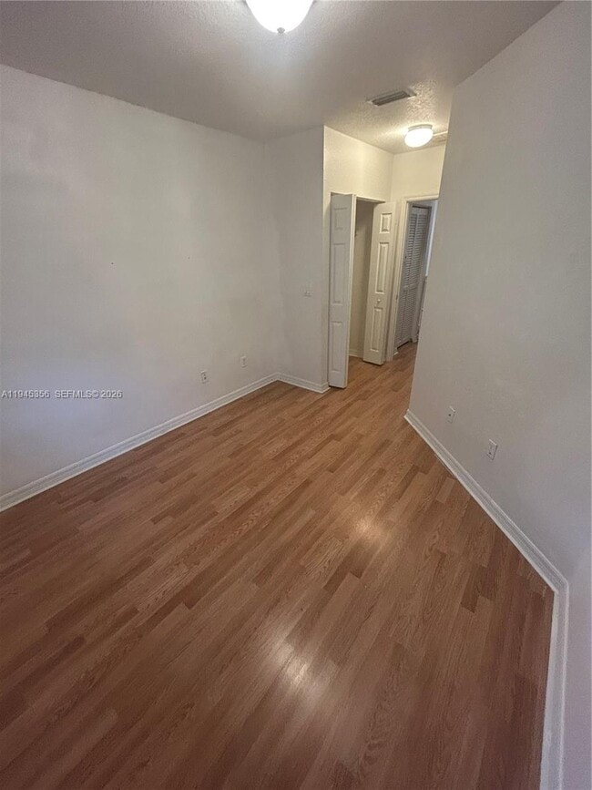 Building Photo - 1916 Alamanda Way